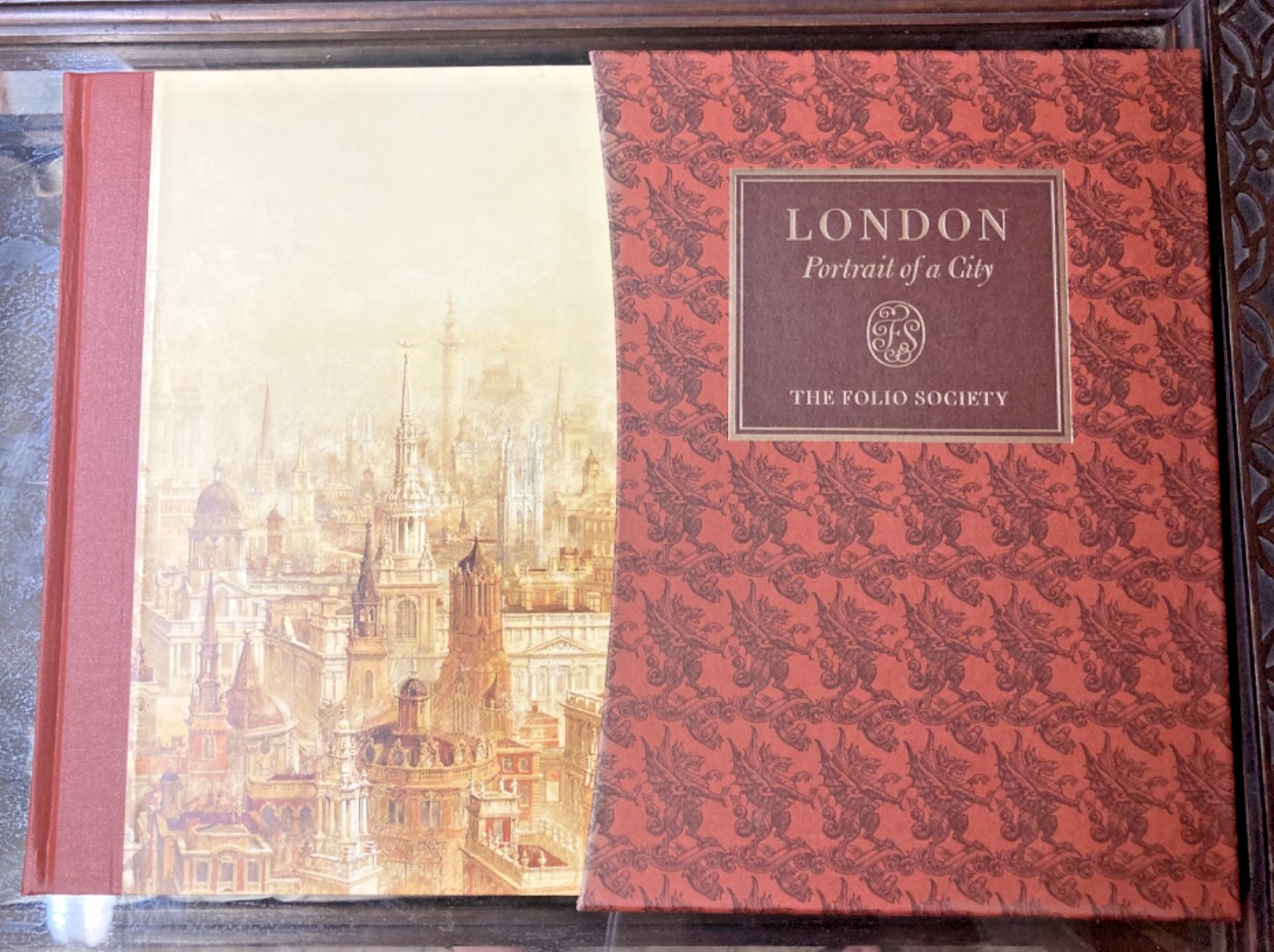 LONDON - Portrait of a City